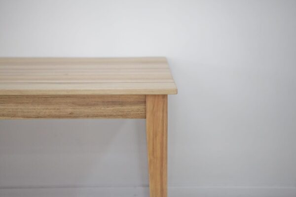 Tapered Table 1800