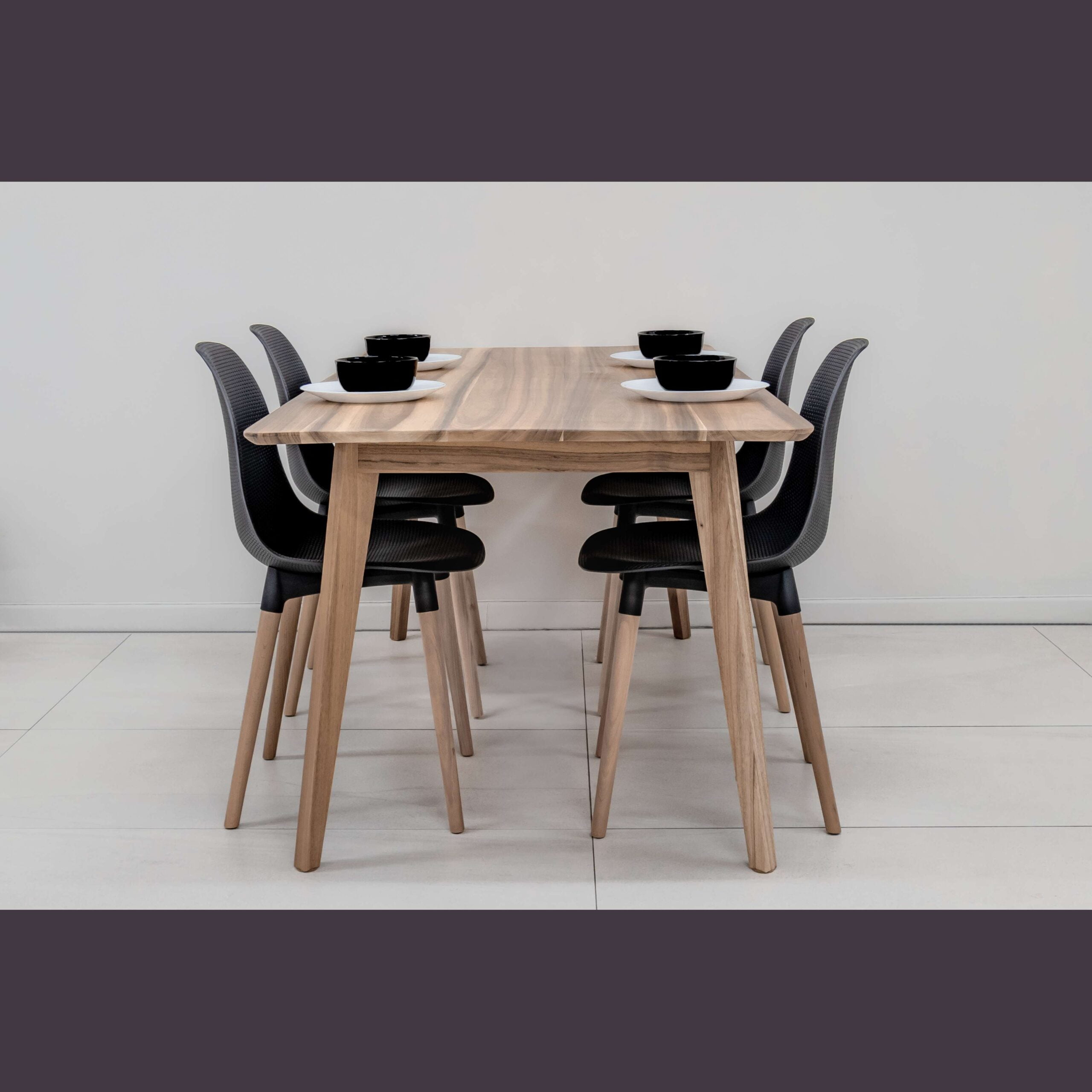 solid wood table supplier